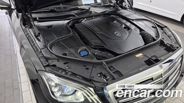 Mercedes-Benz S-Class Maybach S560 4MATIC