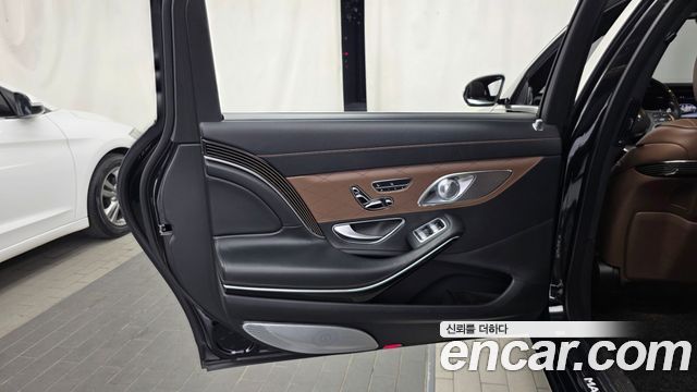Mercedes-Benz S-Class Maybach S560 4MATIC