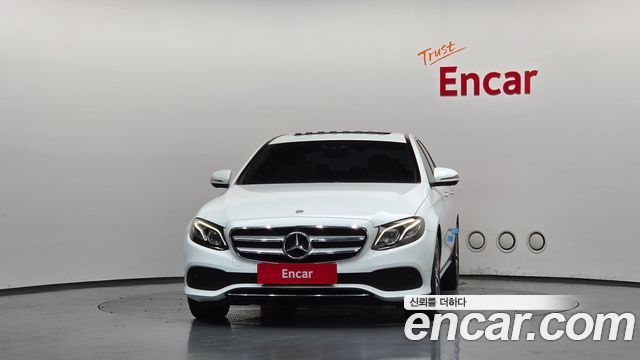 Mercedes-Benz E-Class E300 4MATIC Avnatgarde