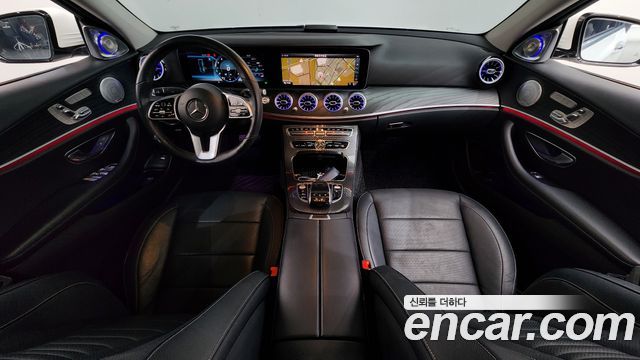 Mercedes-Benz E-Class E300 4MATIC Avnatgarde