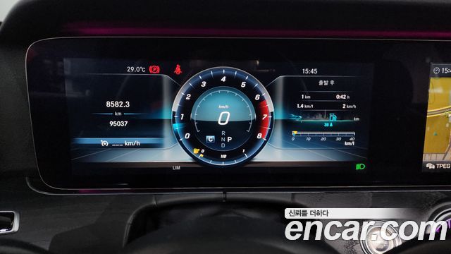Mercedes-Benz E-Class E300 4MATIC Avnatgarde