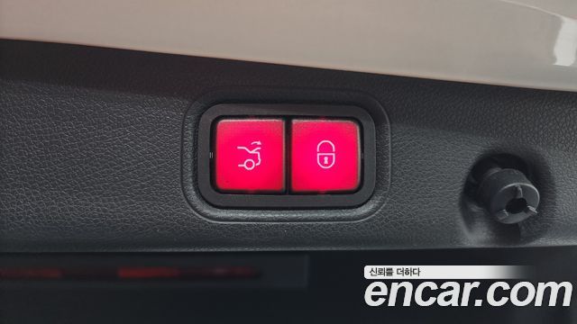 Mercedes-Benz E-Class E300 4MATIC Avnatgarde