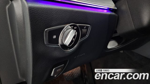 Mercedes-Benz E-Class E300 4MATIC Avnatgarde