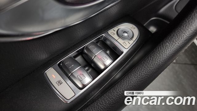 Mercedes-Benz E-Class E300 4MATIC Avnatgarde