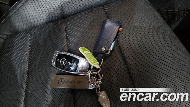 Mercedes-Benz E-Class E300 4MATIC Avnatgarde