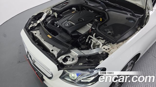 Mercedes-Benz E-Class E300 Avantgarde