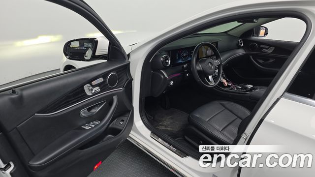 Mercedes-Benz E-Class E300 Avantgarde