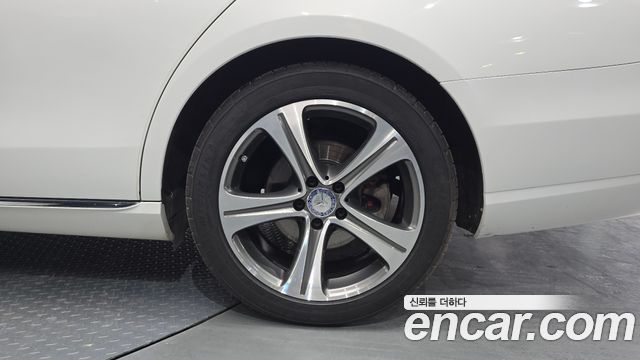 Mercedes-Benz E-Class E300 Avantgarde