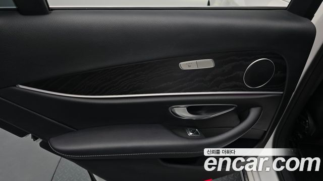 Mercedes-Benz E-Class E300 Avantgarde