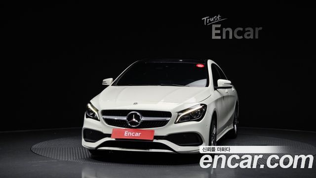 Mercedes-Benz CLA-Class CLA220 AMG Line