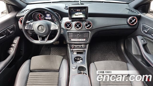 Mercedes-Benz CLA-Class CLA220 AMG Line