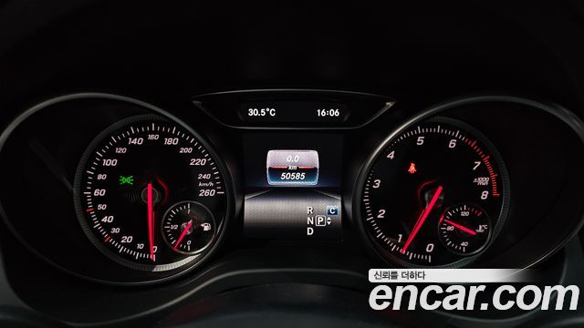 Mercedes-Benz CLA-Class CLA220 AMG Line