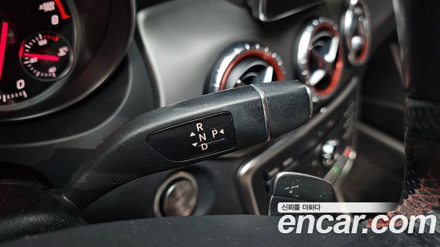 Mercedes-Benz CLA-Class CLA220 AMG Line
