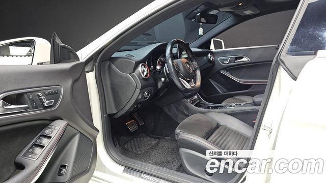 Mercedes-Benz CLA-Class CLA220 AMG Line