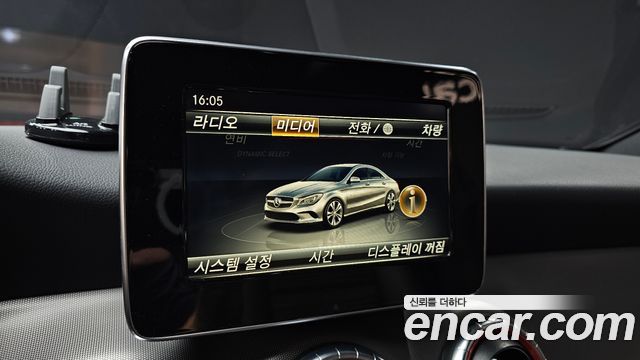 Mercedes-Benz CLA-Class CLA220 AMG Line