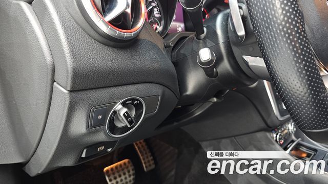 Mercedes-Benz CLA-Class CLA220 AMG Line