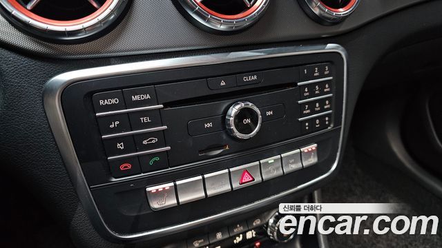 Mercedes-Benz CLA-Class CLA220 AMG Line
