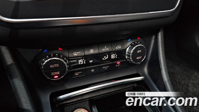 Mercedes-Benz CLA-Class CLA220 AMG Line
