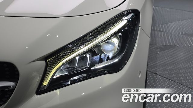 Mercedes-Benz CLA-Class CLA220 AMG Line