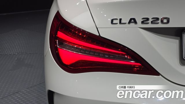 Mercedes-Benz CLA-Class CLA220 AMG Line