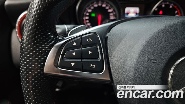 Mercedes-Benz CLA-Class CLA220 AMG Line