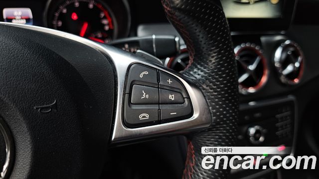 Mercedes-Benz CLA-Class CLA220 AMG Line