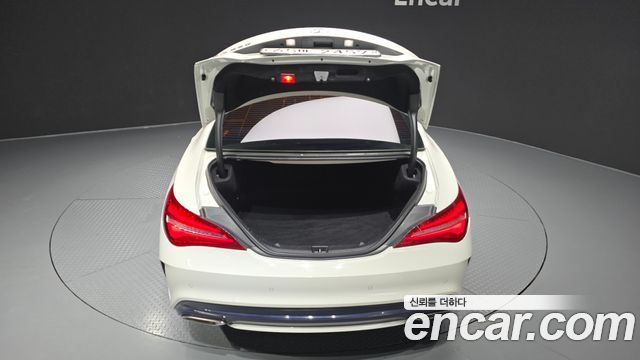 Mercedes-Benz CLA-Class CLA220 AMG Line