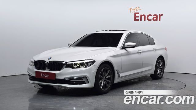 BMW 5-Series 520i Luxury