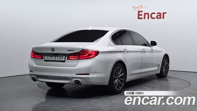 BMW 5-Series 520i Luxury