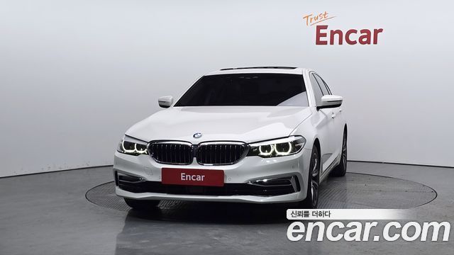 BMW 5-Series 520i Luxury