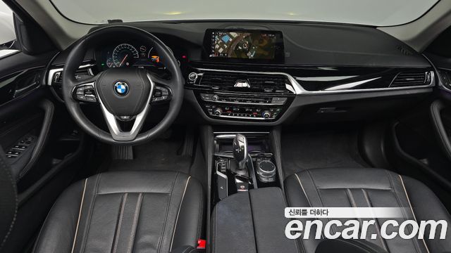 BMW 5-Series 520i Luxury