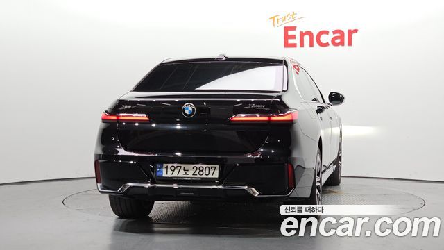 BMW 7-Series 740i xDrive M Sport