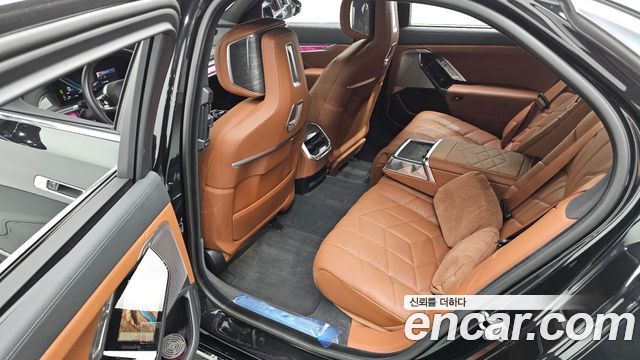 BMW 7-Series 740i xDrive M Sport