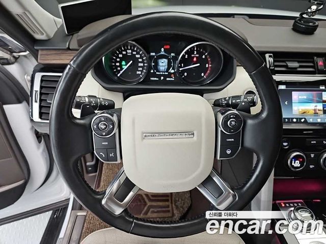 Land Rover Discovery 3.0 TD6 Launch Edition