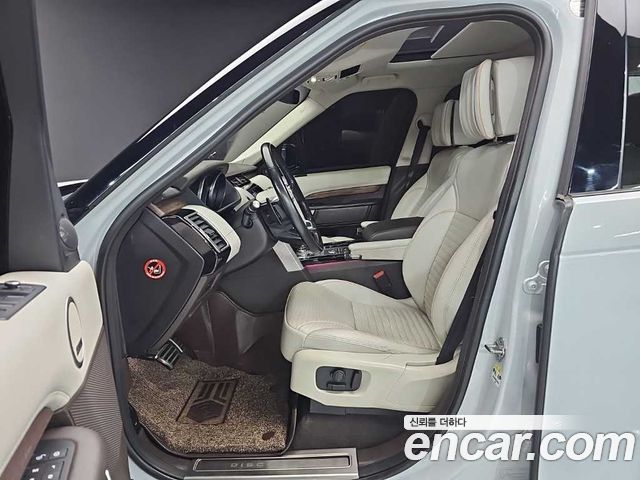 Land Rover Discovery 3.0 TD6 Launch Edition