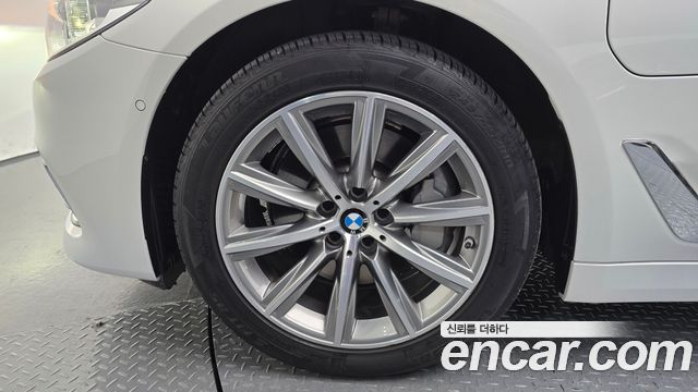 BMW 5-Series 530e Luxury