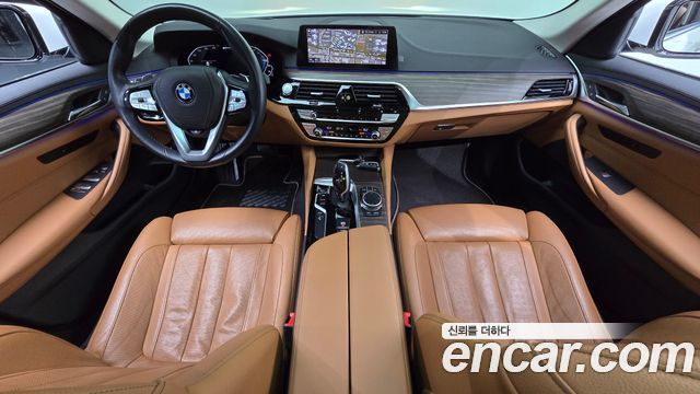 BMW 5-Series 530e Luxury