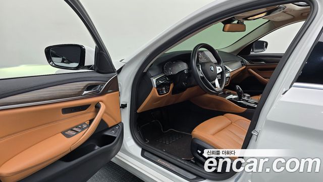 BMW 5-Series 530e Luxury