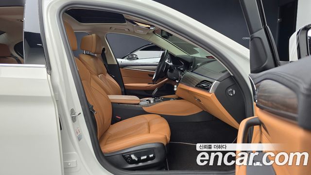 BMW 5-Series 530e Luxury