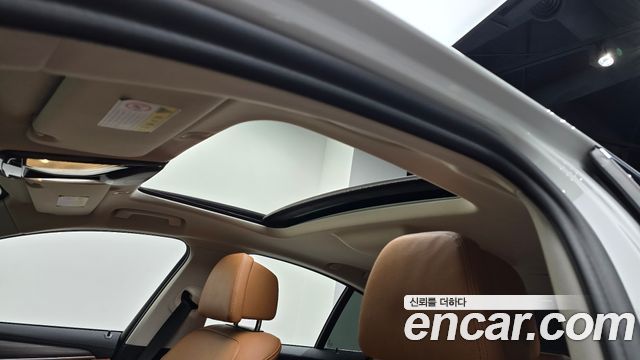 BMW 5-Series 530e Luxury