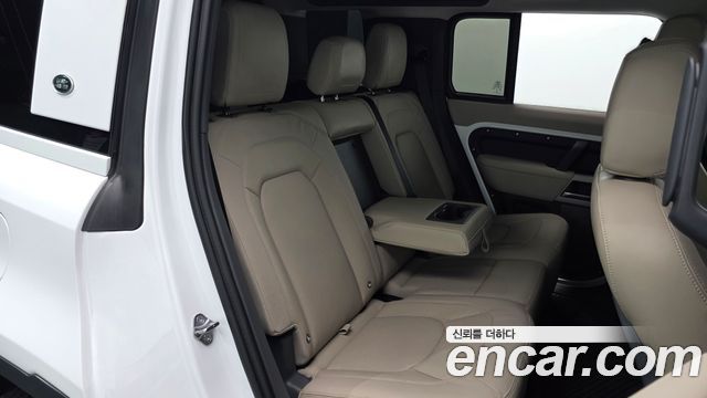 Land Rover Defender 110 D250 SE
