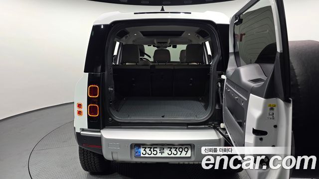 Land Rover Defender 110 D250 SE