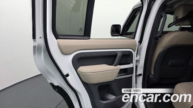 Land Rover Defender 110 D250 SE