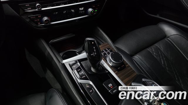 BMW 5-Series 520d M Sport Package Plus