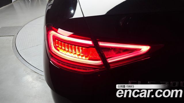 Mercedes-Benz CLS-Class CLS300d AMG Line
