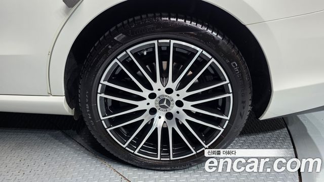 Mercedes-Benz C-Class C200 4MATIC Avantgarde