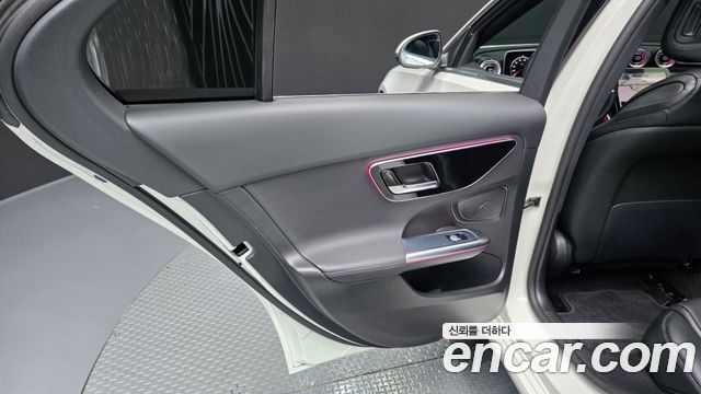 Mercedes-Benz C-Class C200 4MATIC Avantgarde