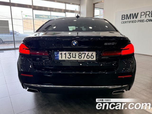 BMW 5-Series 520i Luxury