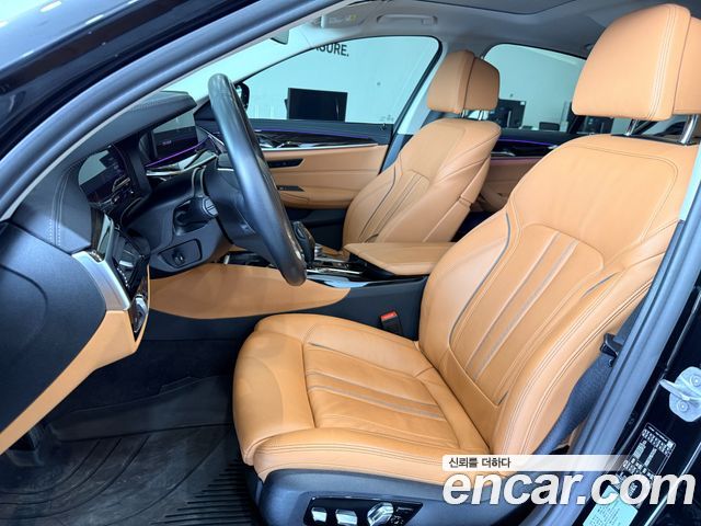BMW 5-Series 520i Luxury