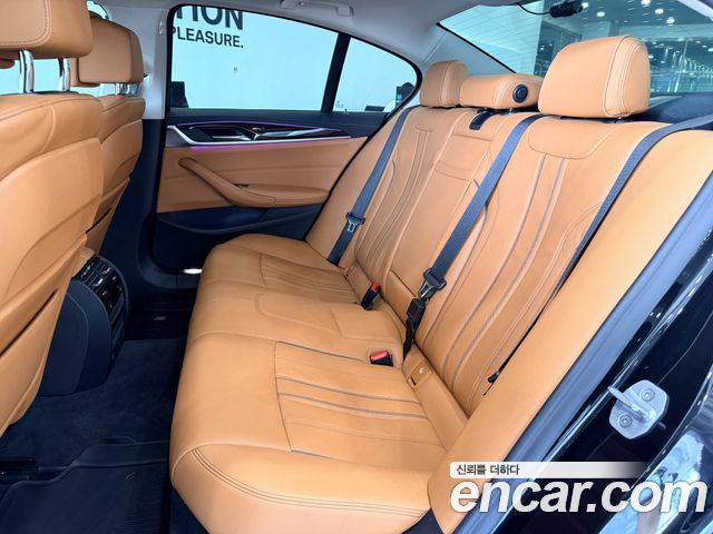 BMW 5-Series 520i Luxury
